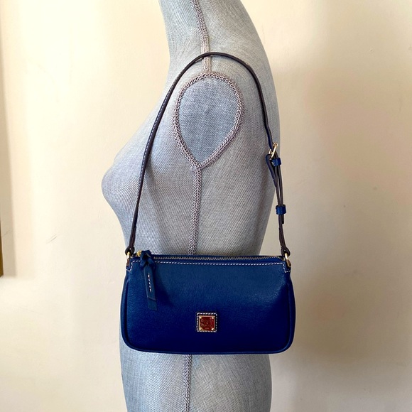 DOONEY & BOURKE "LEXI" 💙NAVY BLUE💙 LEATHER CONVERTIBLE CROSSBODY BAG 🌟EUC🌟 - Picture 17 of 17